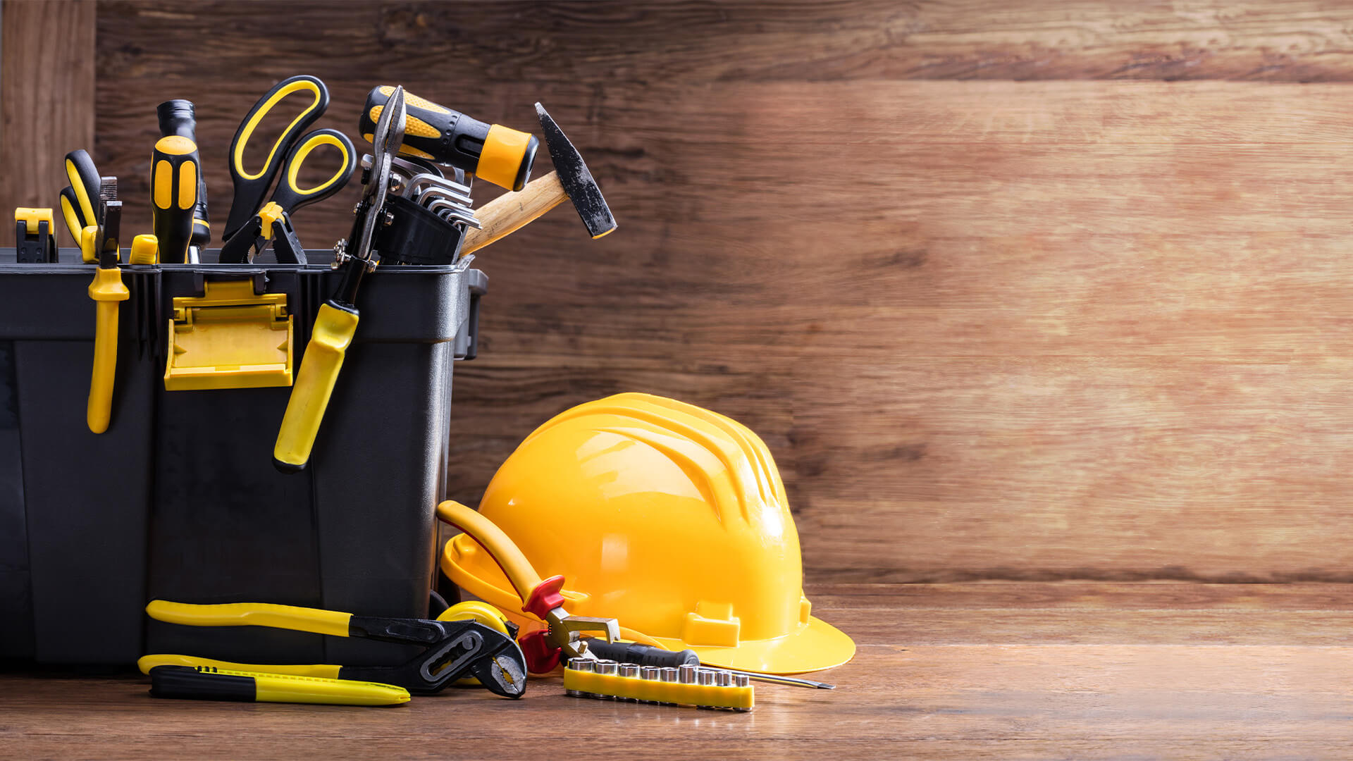 3 Basic And Advanced Tools And Equipment Used By Construction Workers 